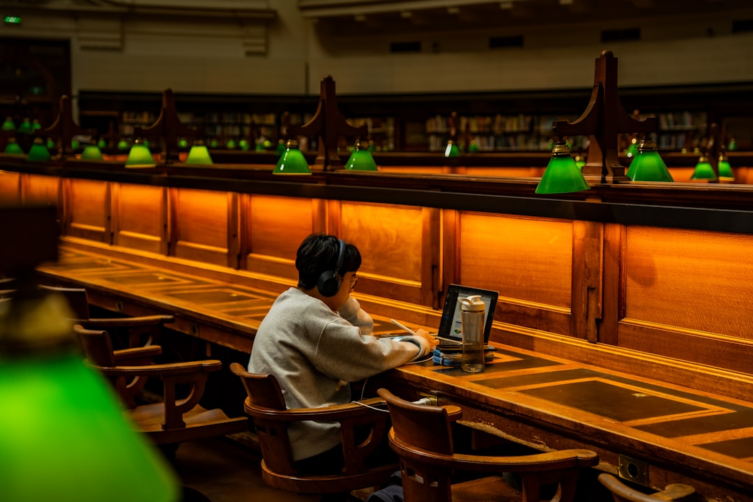 澳洲大学
